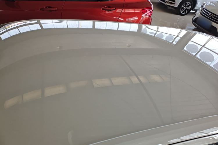 Used Volkswagen Gran Lavida 2017 1.6L Automatic Fashion Edition Roof