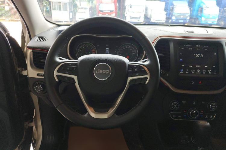 Used Jeep Cherokee 2016 2.0L Superior Edition