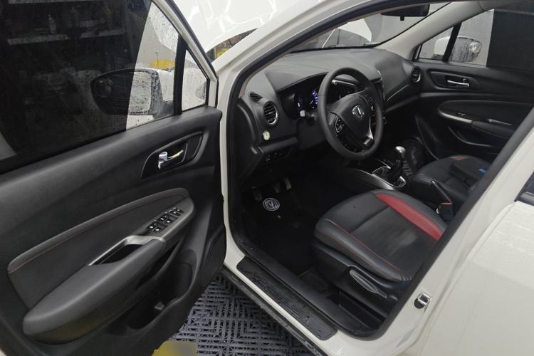 Used CHANGAN CS15 2016 1.5L Manual Fashion Edition
