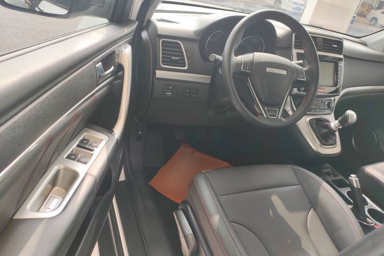 Used Haval M6 2019 1.5T Manual Two-Wheel Drive Elite Version China VI Standard Driver Seat