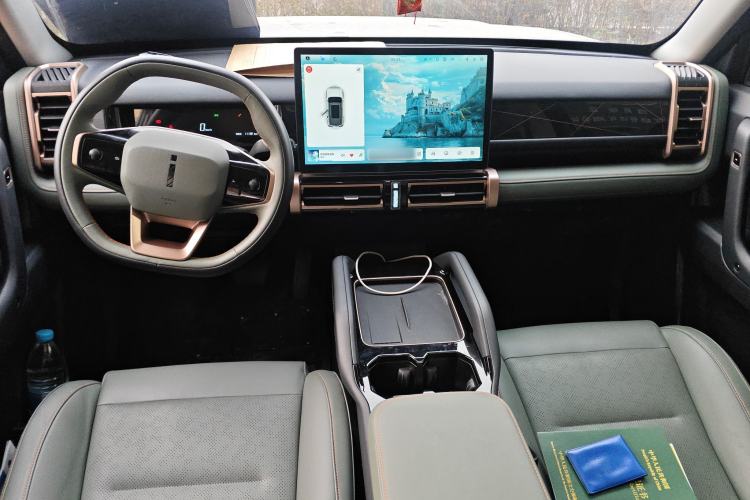 Used iCAR 03 2024 401km Two-Wheel Drive Standard Advanced Version Center Console