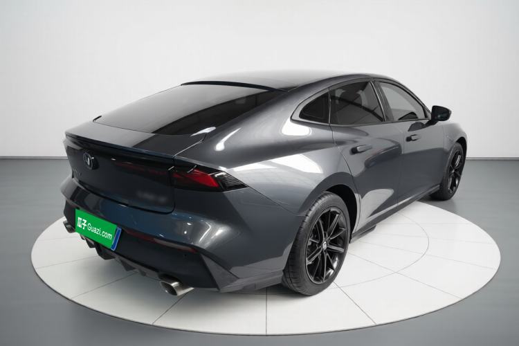 Used CHANGAN UNI-V 2023 1.5T Prestige Model
