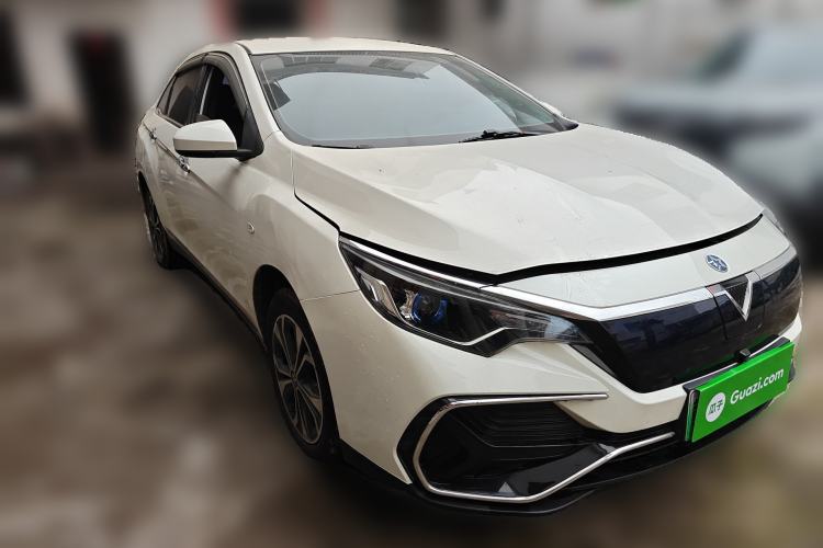 Used Venucia D60EV 2022 Standard Range Comfort Edition Front Right 45 Deg