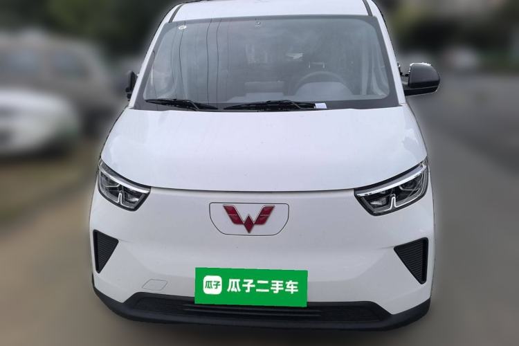 Used Wuling Yangguang 2024 300km Comfort-Grade Passenger Van 60kW