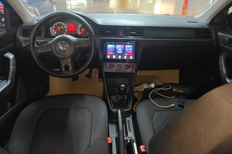 Used Volkswagen Santana 2015 1.6L Manual Fashion Edition Center Console