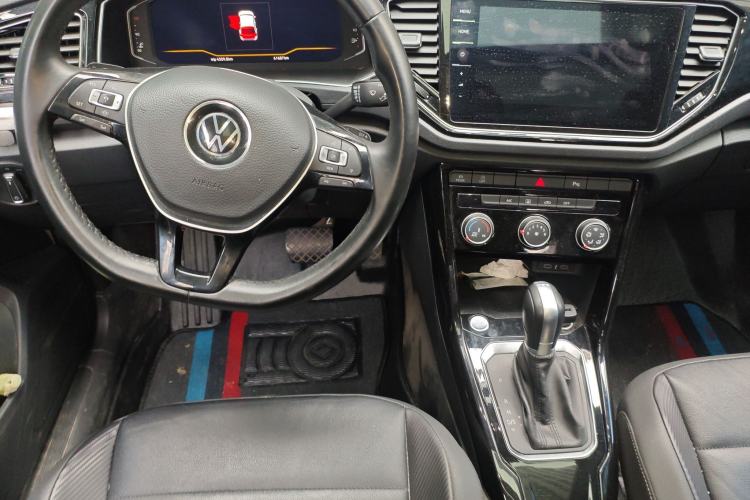 Used Volkswagen T-ROC 2022 280TSI DSG Two-Wheel Drive Elite PLUS Center Console