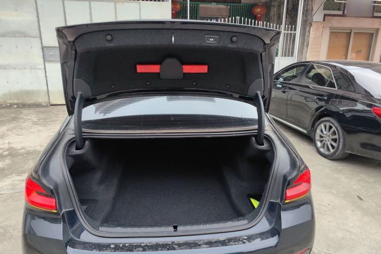 Used BMW 5 Series 2021 Facelifted 530Li Leading Edition M Sport Package Trunk