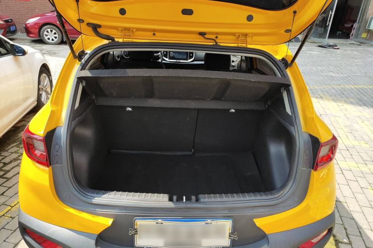 Used Kia kx1 Stonic 2021 1.4L CVT Fun & Sunroof Model
