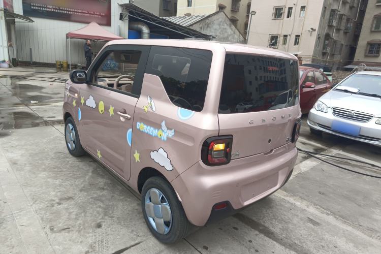 Used Geely Galaxy Panda 2023 Panda Mini 200km Endurance Bear
