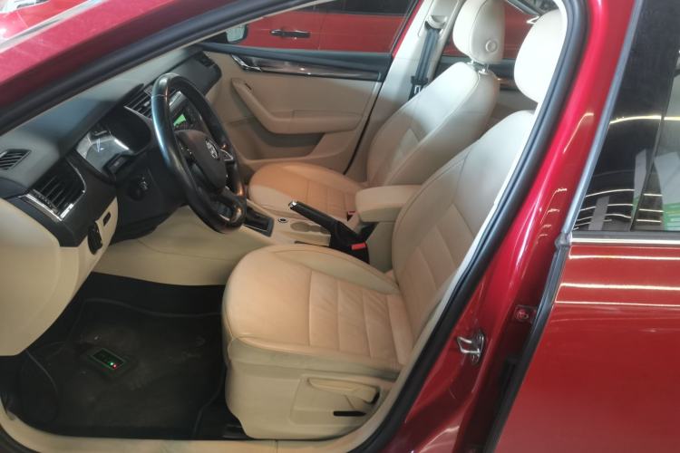 Used Skoda Octavia 2015 1.6L Automatic Yijun Edition
