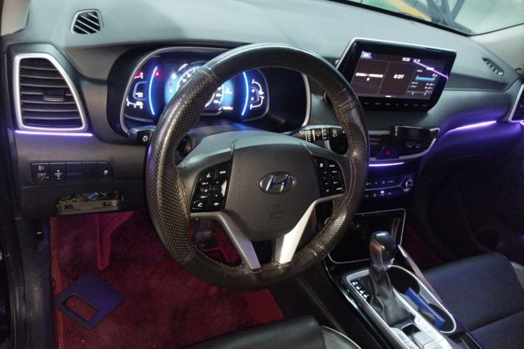 Used Hyundai Tucson 2019 280TGDi Dual-Clutch Two-Wheel Drive Fashion Edition China VI Standard
