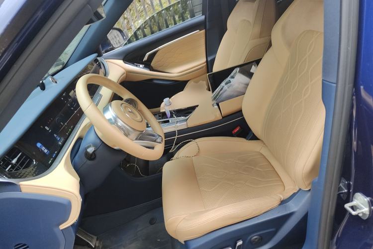 Used VOYAH FREE 2021 Four-Wheel Drive Standard Range-Extended Exclusive Luxury Package Left Front Seat