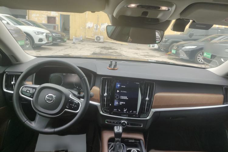 Used Volvo S90 2017 T5 Smart Luxury Edition
