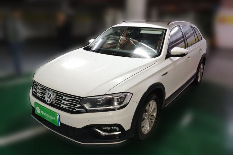 Used Volkswagen C-TREK 2018 1.5L Automatic Fashion Model