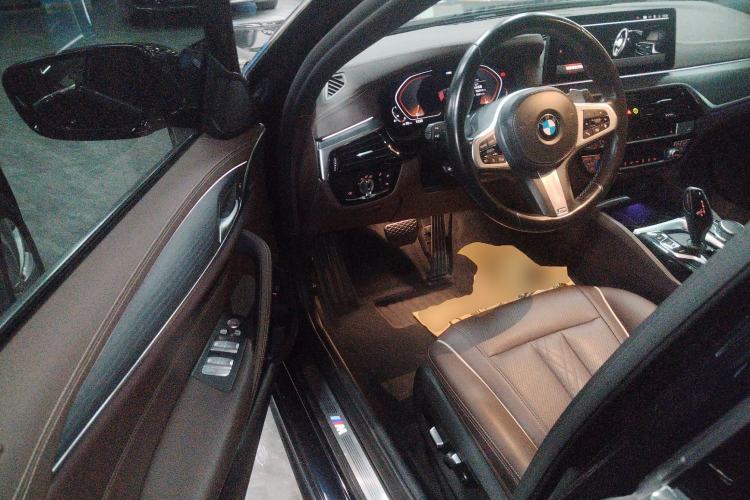 Used BMW 5 Series 2022 530Li Leading Model M Sport Package Driver Seat