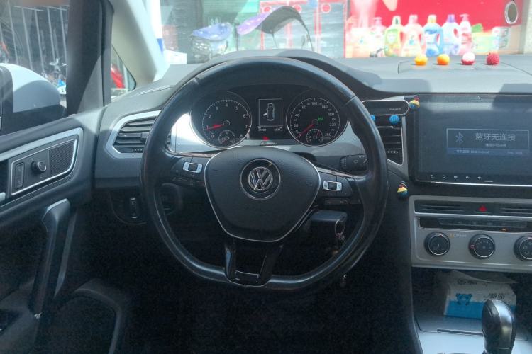 Used Volkswagen Golf Sportsvan 2016 230TSI Automatic Trend Edition Steering Wheel