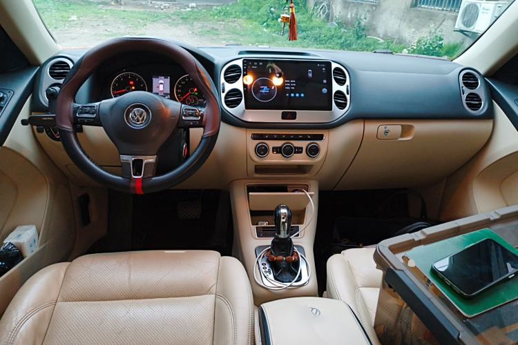 Used Volkswagen Tiguan 2013 1.8TSI Automatic Two-Wheel Drive Luxury Model Center Console