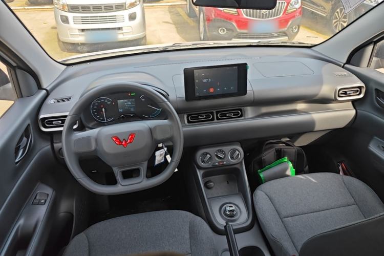 Used Wuling Hongguang New Energy 2024 All-Electric Model 300KM Standard Version