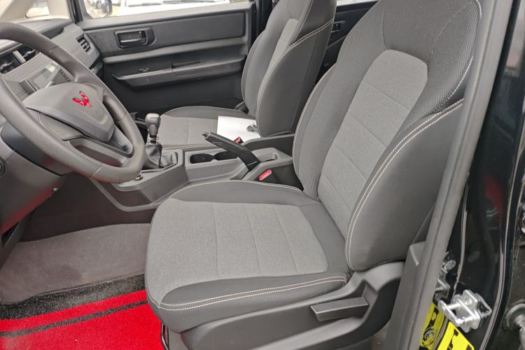 Used Wuling Hongguang PLUS 2019 1.5T Manual Standard Edition 5 Seats