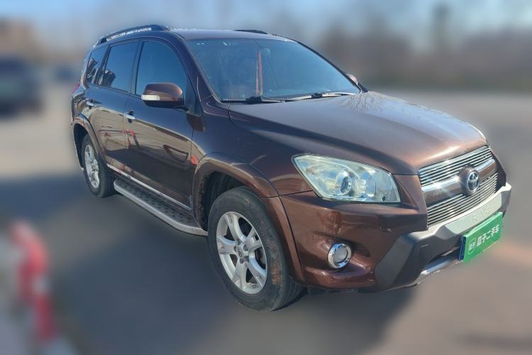 Used Toyota RAV4 2010 2.4L Automatic Deluxe Upgrade Edition Front Right 45 Deg