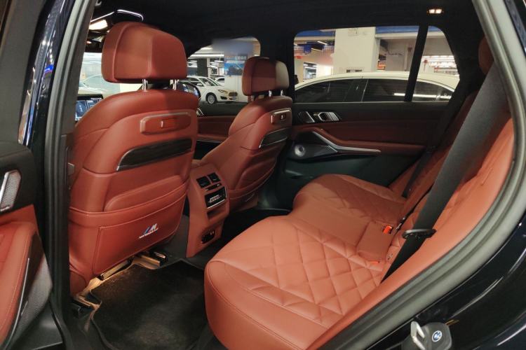 Used BMW X5 2023 xDrive 40Li M Sport Night Edition Package Left Rear Seat