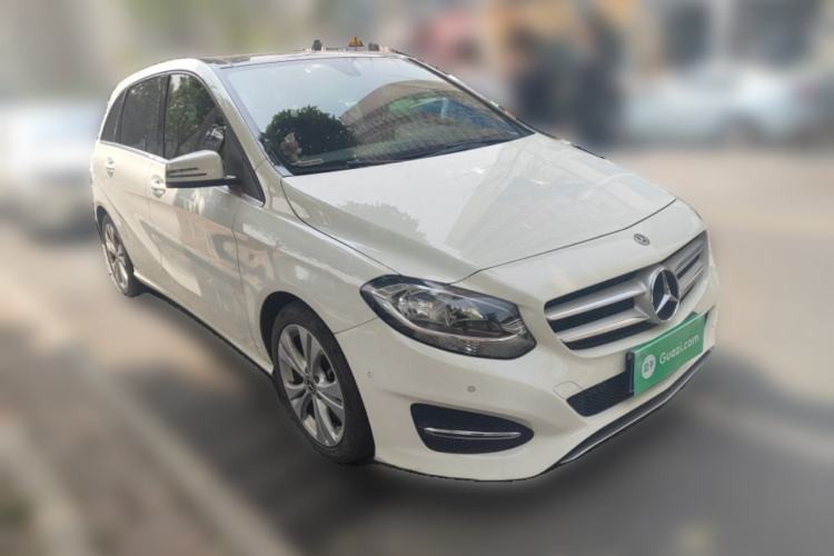 Used Mercedes-Benz B-Class 2017 B 200 Sport Edition Front Right 45 Deg