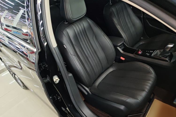 Used Peugeot 408 2022 1.6T Light-Chasing Edition Right Front Seat