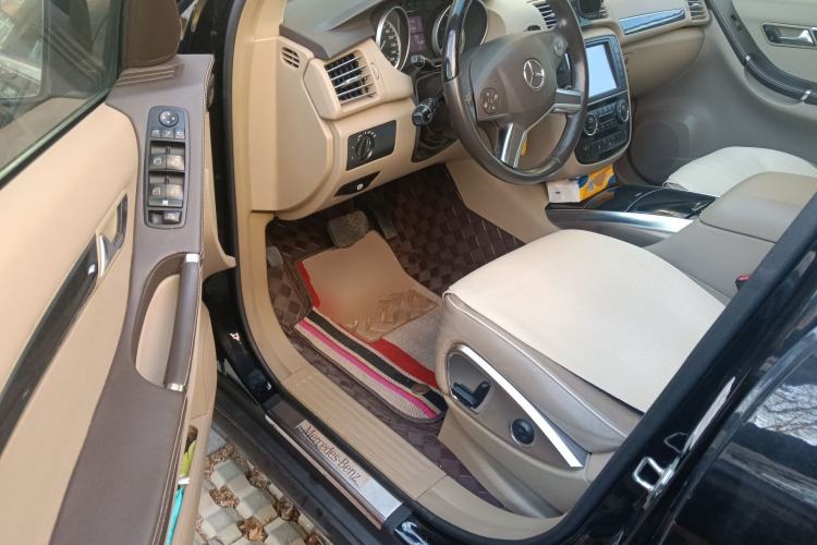 Used Mercedes-Benz R-Class 2014 R 320 4MATIC Luxury Model