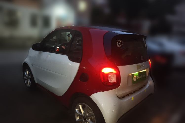 Used smart fortwo 2015 1.0L 52 kW hardtop Dynamic version