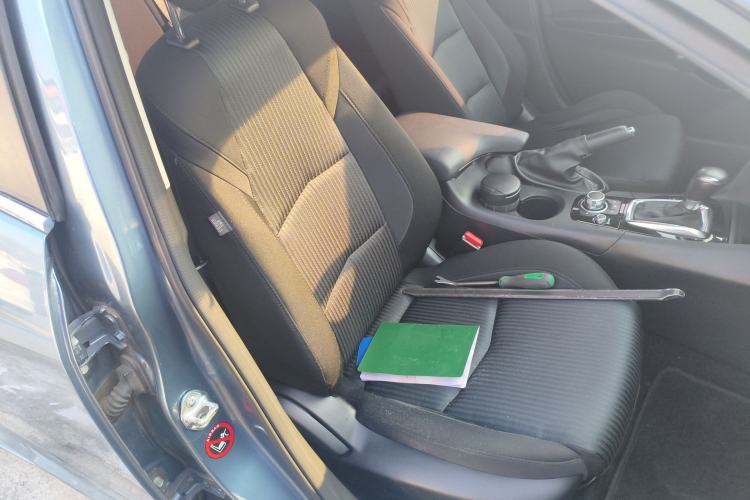 Used Mazda Mazda 3 Axela 2014 Hatchback 1.5L Automatic Luxury Model