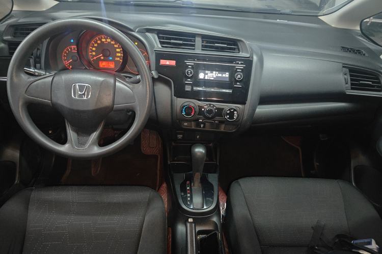 Used Honda Fit 2014 1.5L LX CVT Comfort Model Center Console