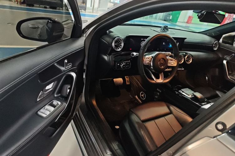 Used Mercedes-Benz A-Class 2022 Restyled A 200 L Sport Sedan Fashion Version
