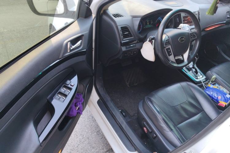 Used BYD Surui 2014 1.5TID Automatic Flagship Model Driver Seat