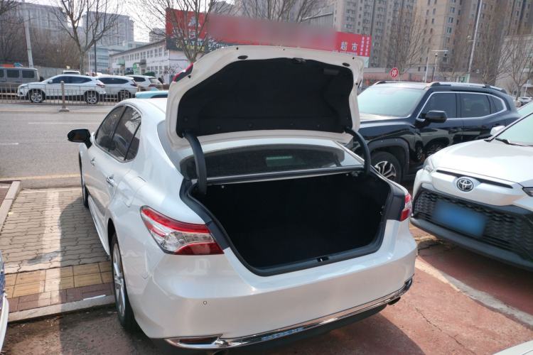 Used Toyota Camry 2023 2.0G Luxury Edition Trunk