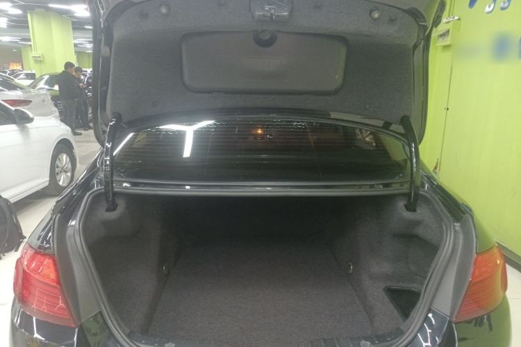 Used BMW 5 Series 2015 520i Elegant Edition Trunk