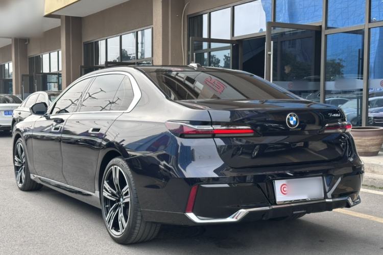 Used BMW 7 Series 2023 740Li Leading Model M Sport Package Exterior 3