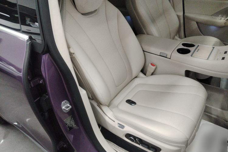 Used Hima Luxeed R7 2024 All-Electric 802 km Max Right Front Seat