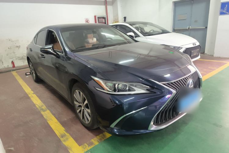 Used Lexus ES 2020 300h Premier Edition