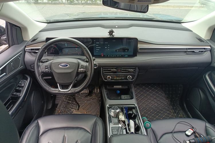 Used Ford Edge 2021 PLUS EcoBoost 245 Two-Wheel-Drive Titanium 7-Seater
