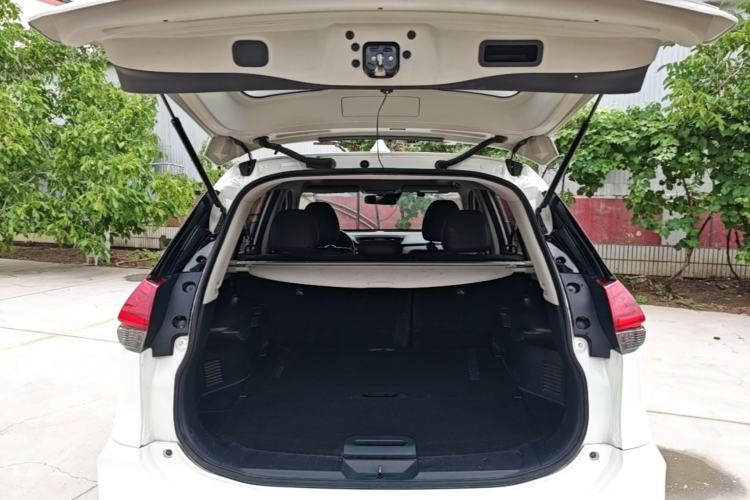 Used Nissan X-Trail 2019 2.0L CVT Smart Connect Comfort Edition 2WD
