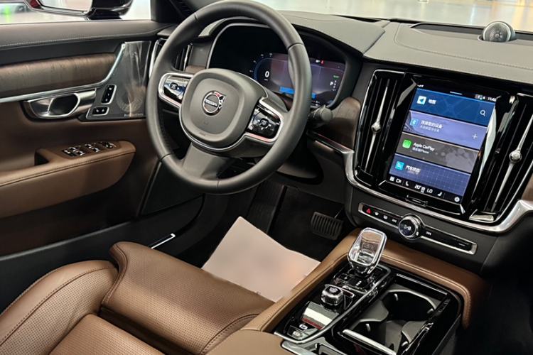 Used Volvo S90 New Energy 2025 Plug-in Hybrid Four-Wheel Drive Long-Range Luxury Smart Edition Interior 6