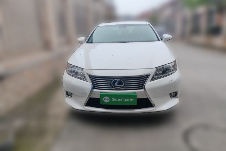 Used Lexus ES 2013 300h Elite Edition Front
