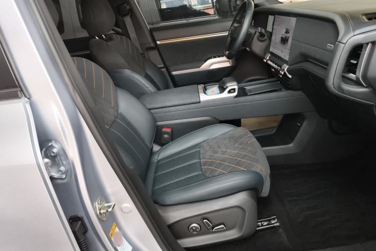 Used Deepal G318 2024 Four-Wheel-Drive Air Suspension Model Right Front Seat