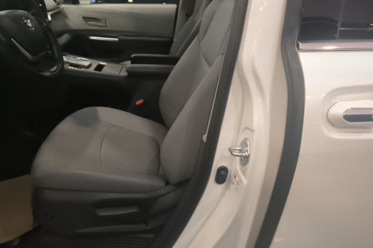 Used Toyota Granvia 2023 2.5L Hybrid Luxury Edition