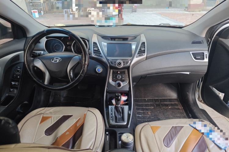 Used Hyundai Elantra (5th Generation / Langdong) 2015 1.6L Automatic Leading Model Center Console