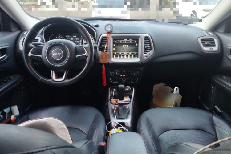 Used Jeep Compass 2017 200T Automatic Family Edition Center Console