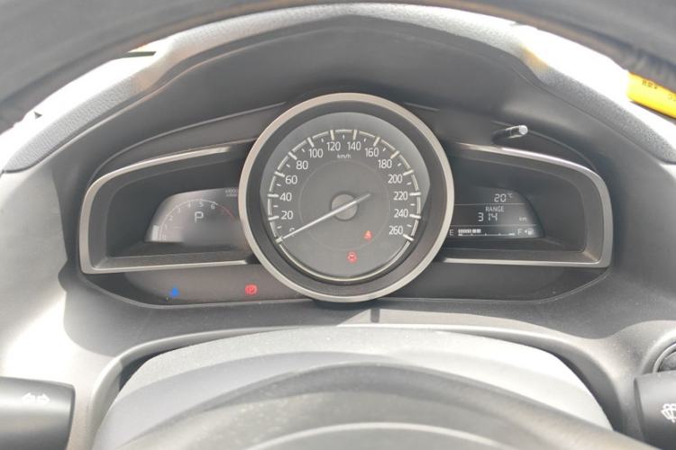 Used Mazda 3 Axela 2017 Sedan 1.5L Automatic Luxury Model Emission Standard China V
