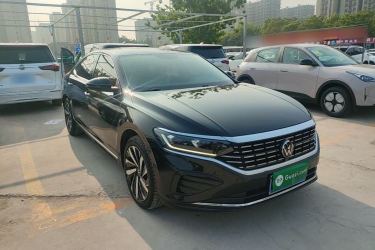 Used Volkswagen Passat 2023 Revised 330TSI Elite Edition Front Right 45 Deg