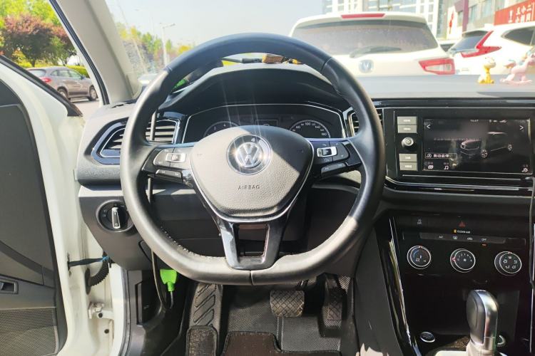 Used Volkswagen T-ROC 2019 280TSI DSG Two-Wheel Drive Comfort Version China VI Standard

