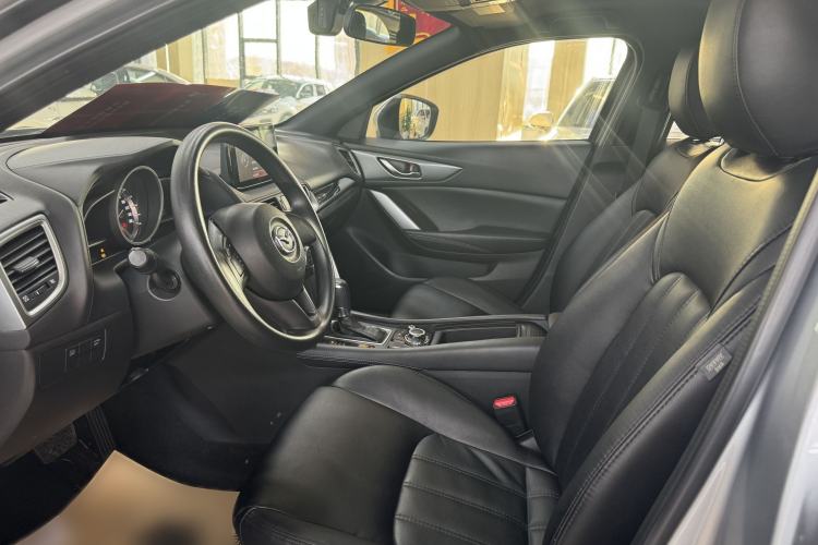 Used Mazda CX-4 2016 2.0L Automatic 2WD Blue Sky Dynamic Edition Interior 2